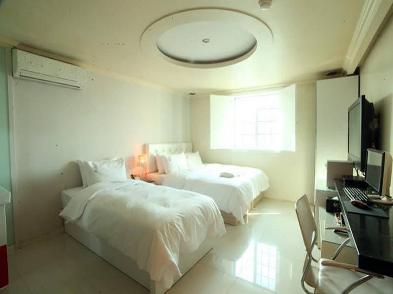Merdi Hotel Suwon Dış mekan fotoğraf